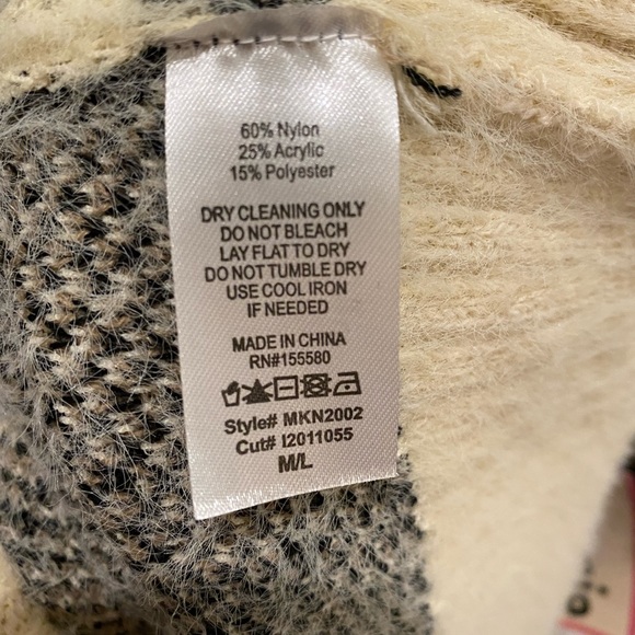 Great Leopard Print Sweater *NWT* Sz M/L 🐆 - Picture 4 of 5